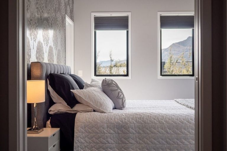 Photo of property in 27 Pendeen Crescent, Jacks Point, Queenstown, 9371