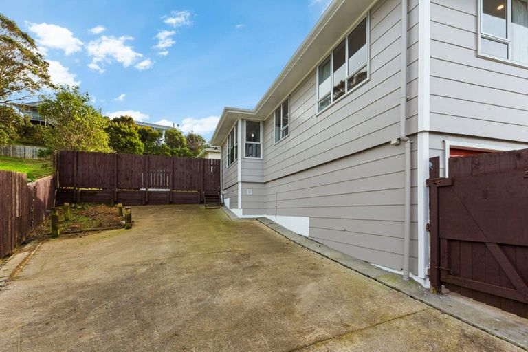 Photo of property in 13 Sombrero View, Ascot Park, Porirua, 5024