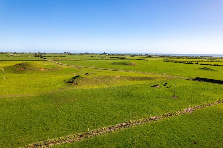 Photo of property in 306 Pungarehu Road, Pungarehu, 4685