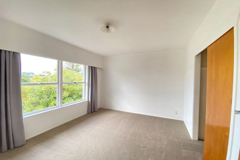 Photo of property in 1/36 Girrahween Drive, Totara Vale, Auckland, 0629