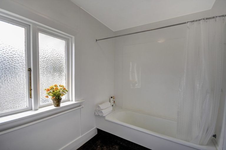 Photo of property in 135 Eglinton Road, Mornington, Dunedin, 9011