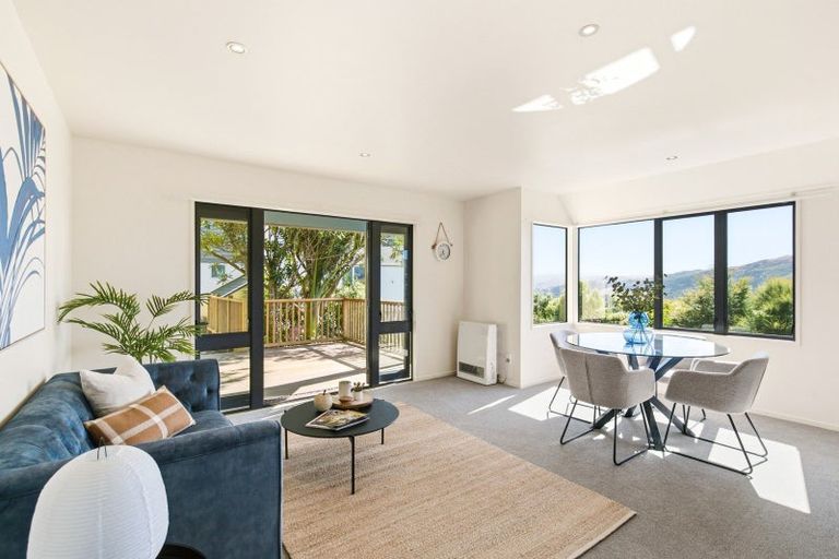 Photo of property in 6a Chastudon Place, Tawa, Wellington, 5028