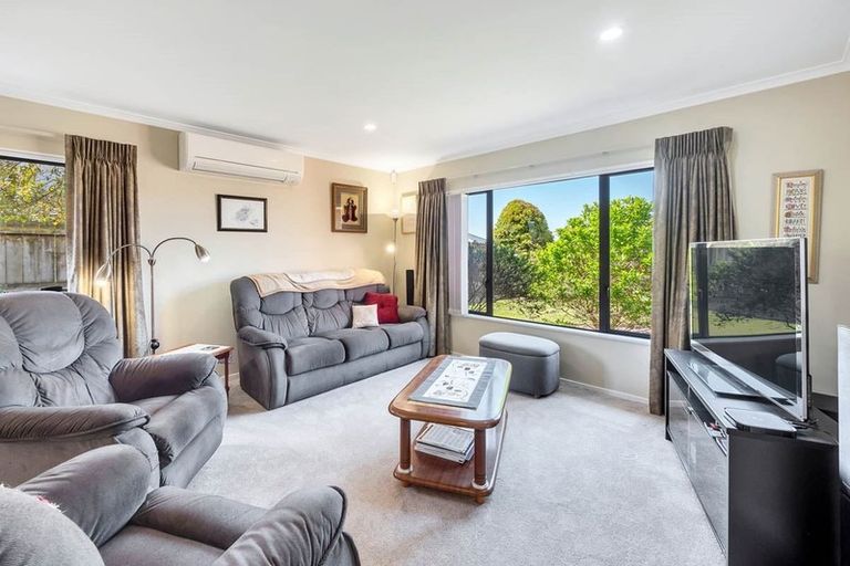 Photo of property in 27 Waione Court, Takanini, 2112