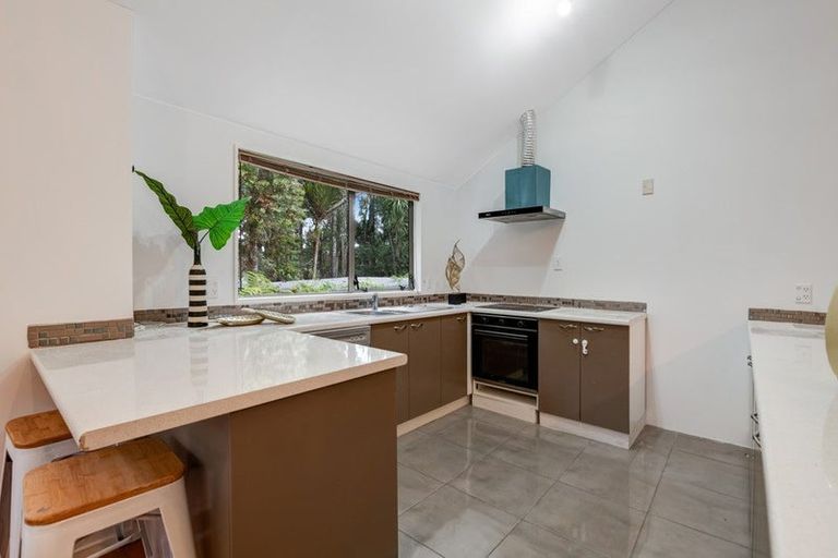 Photo of property in 2/48 Park Hill Road, Birkenhead, Auckland, 0626