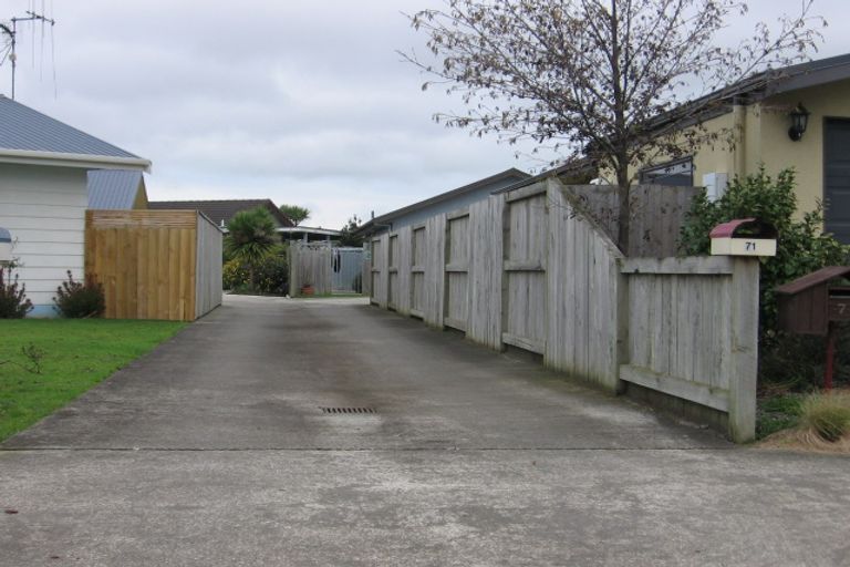 Photo of property in 71 Roberts Line, Kelvin Grove, Palmerston North, 4414