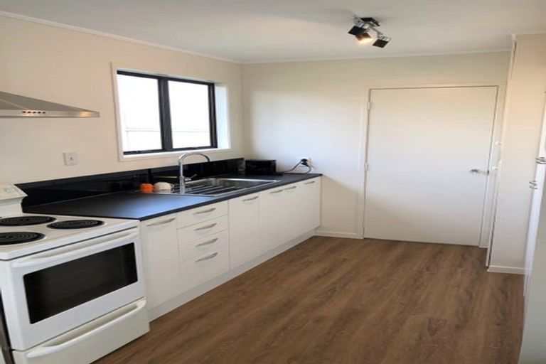Photo of property in 2/10 Taitimu Drive, Weymouth, Auckland, 2103