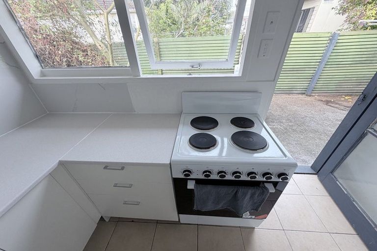 Photo of property in 2/33 Ashlynne Avenue, Papatoetoe, Auckland, 2025