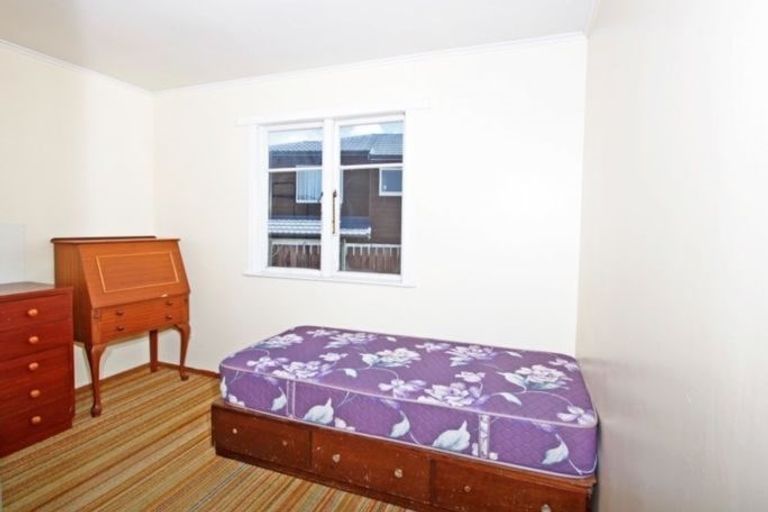 Photo of property in 56 Dale Crescent, Pakuranga, Auckland, 2010