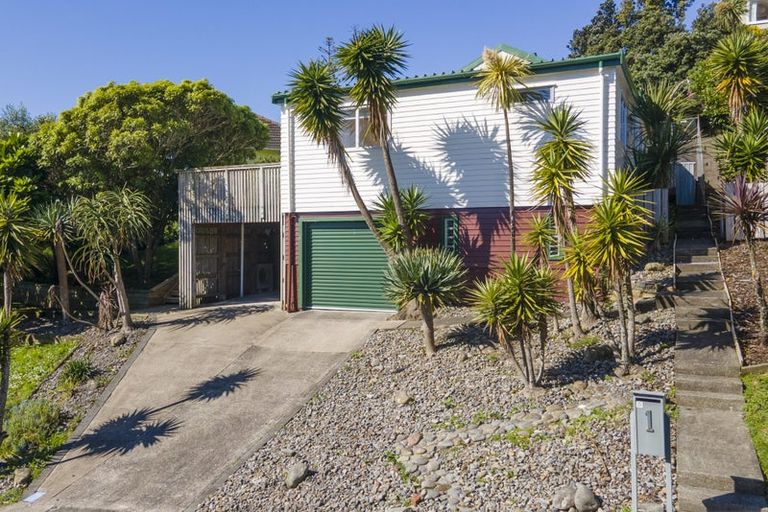 Photo of property in 1 The Spinney, Titahi Bay, Porirua, 5022