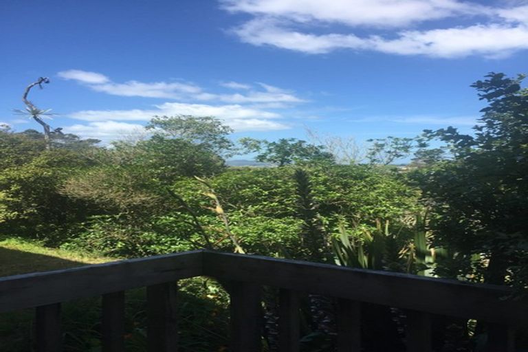 Photo of property in 3 Learmonth Avenue, Birkenhead, Auckland, 0626