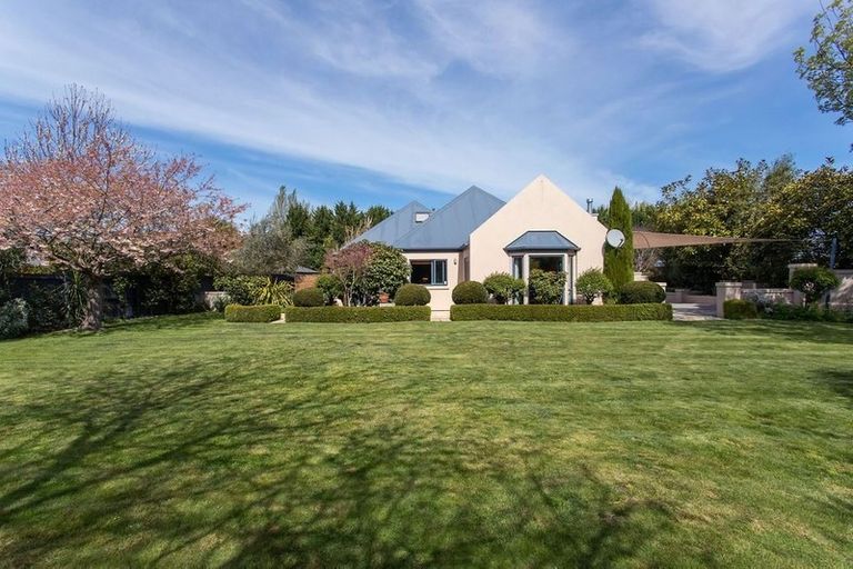 Photo of property in 4 Wilkinsons Road, Harewood, Christchurch, 8051