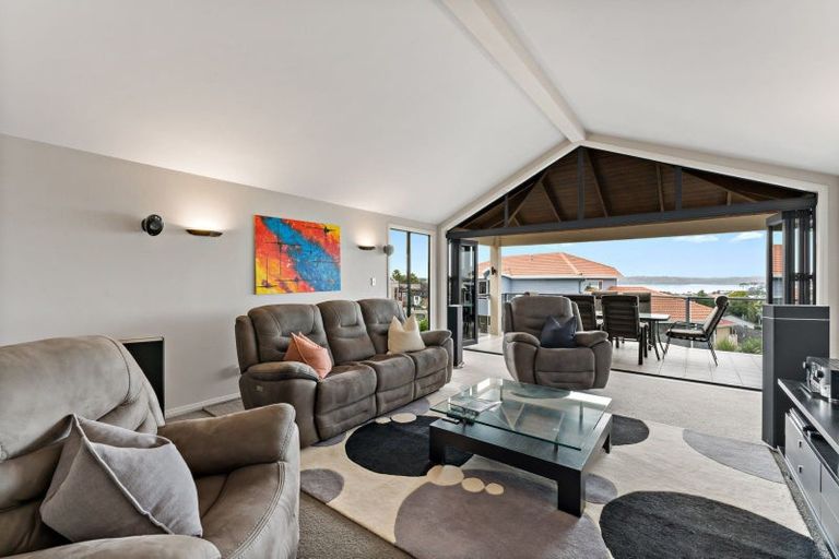 Photo of property in 157e Hobsonville Road, West Harbour, Auckland, 0618