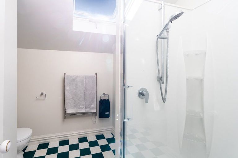 Photo of property in 13 West Road, Northland, Wellington, 6012