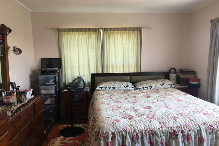 Photo of property in 34 Tudor Road, Henderson, Auckland, 0610