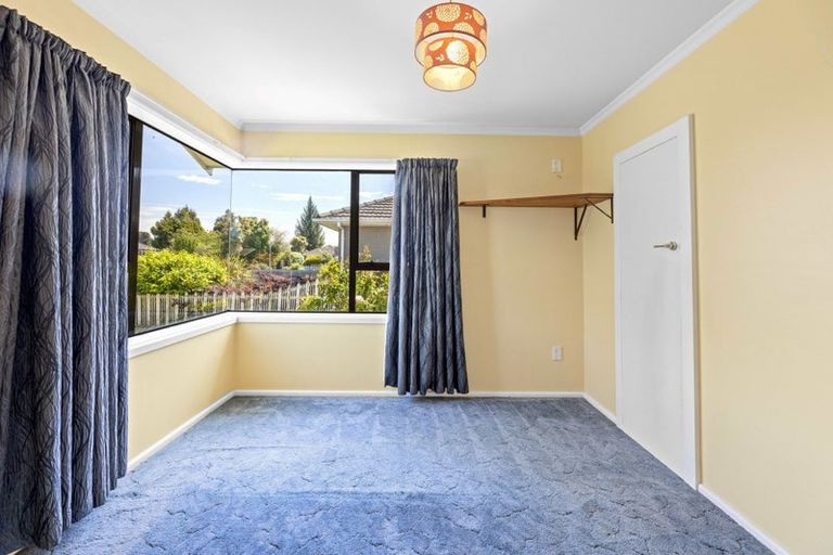 Photo of property in 12 Fairmont Place, Hornby, Christchurch, 8042