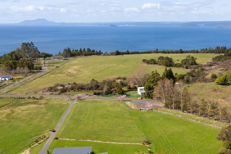 Photo of property in 66 Parerohi Grove, Kuratau, Turangi, 3381