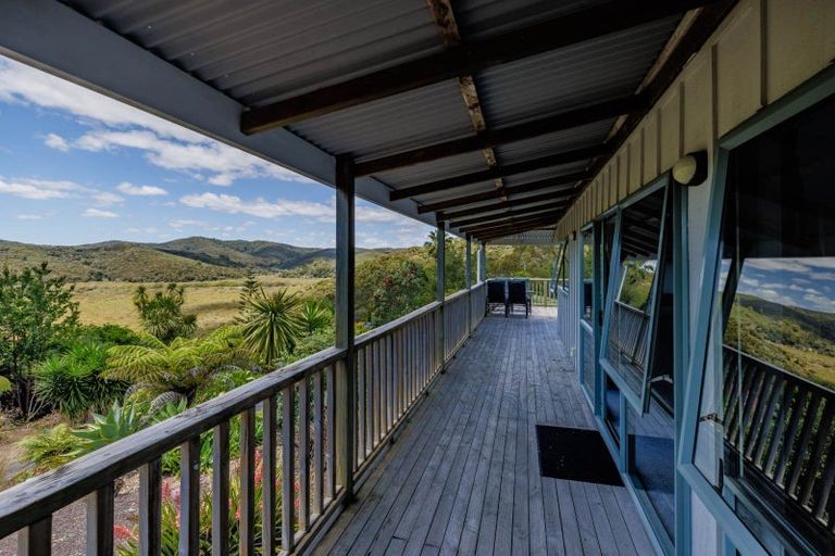 Photo of property in 1 Waterview Place, Haruru, 0204