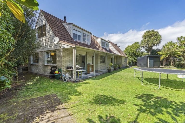 Photo of property in 1138 South Road, Oakura, 4314