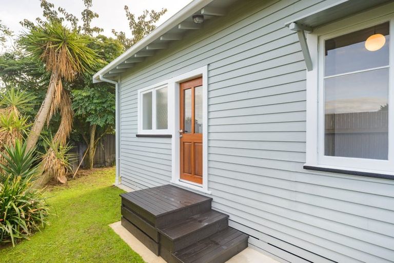 Photo of property in 57b Crewe Crescent, Hokowhitu, Palmerston North, 4410