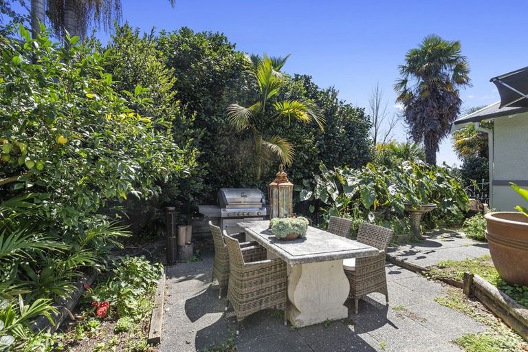 Photo of property in 14 Little London Lane, Hamilton Central, Hamilton, 3204