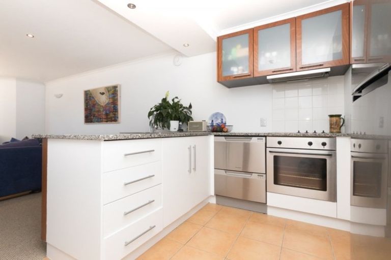 Photo of property in 309/178 Marine Parade, Mount Maunganui, 3116