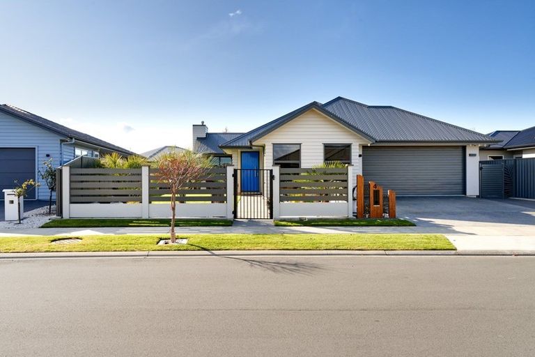 Photo of property in 4 Wanaka Place, Poraiti, Napier, 4112