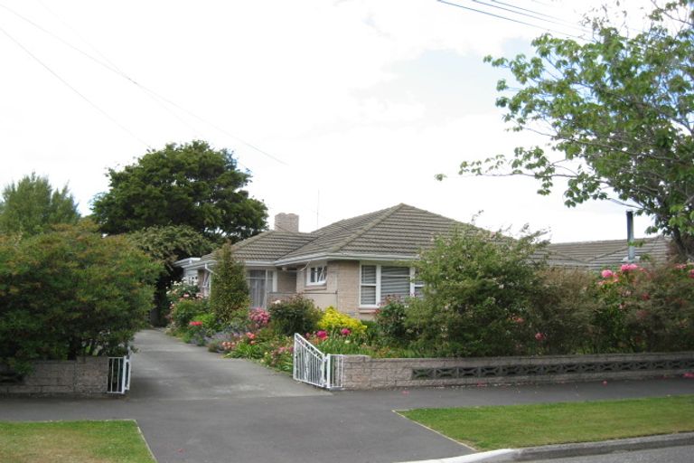 Photo of property in 18 Charlcott Street, Burnside, Christchurch, 8053