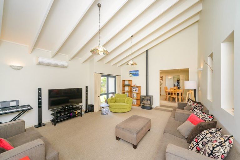 Photo of property in 100 Summerhill Drive, Fitzherbert, Palmerston North, 4410