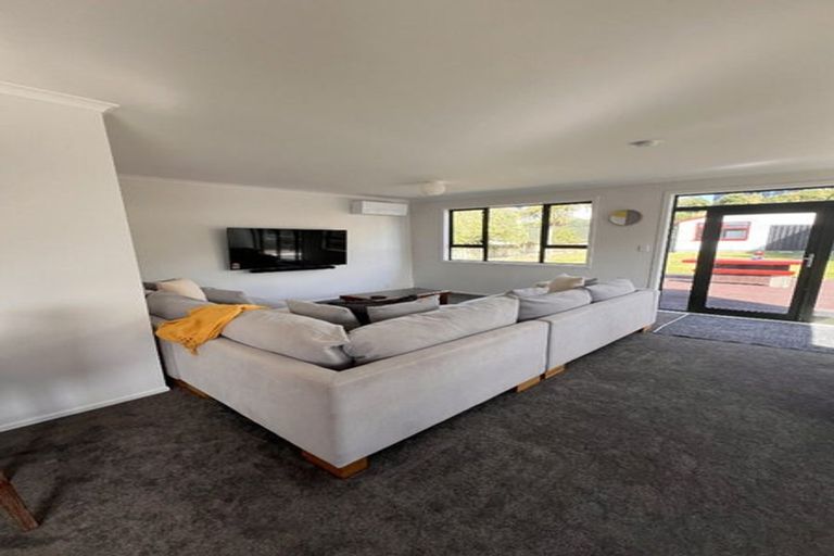 Photo of property in 27 Golf Road, Paraparaumu Beach, Paraparaumu, 5032