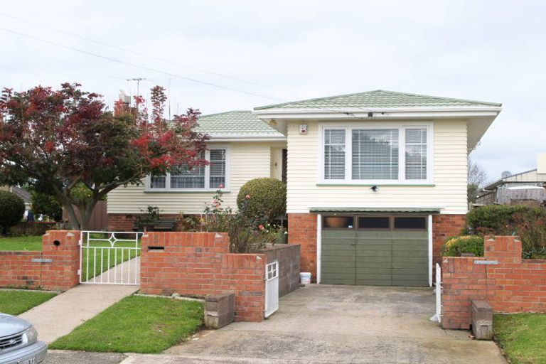 Photo of property in 3 Staines Avenue, Mangere East, Auckland, 2024