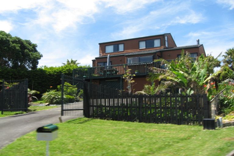 Photo of property in 76 Torkar Road, Clarks Beach, 2122