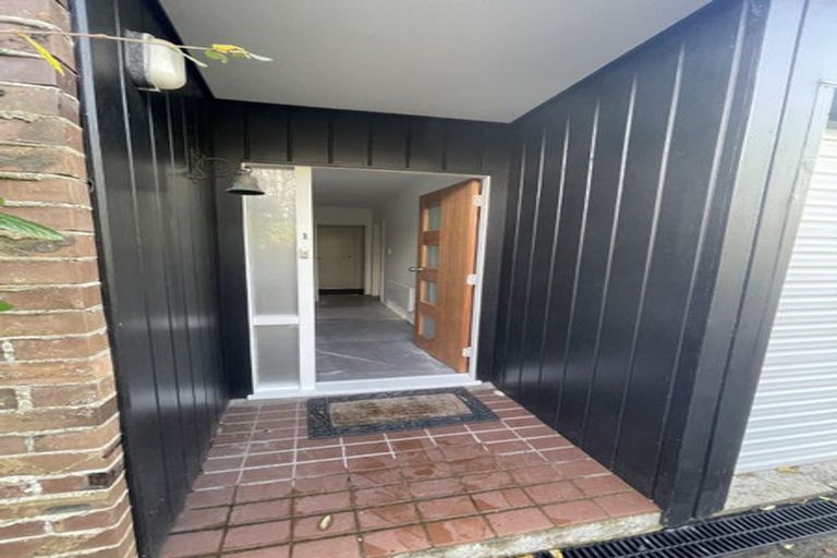 Photo of property in 1/69 Simla Crescent, Khandallah, Wellington, 6035