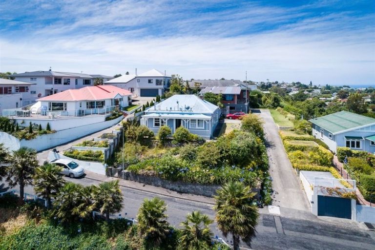 Photo of property in 11 Havelock Road, Hospital Hill, Napier, 4110