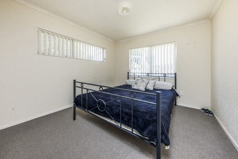 Photo of property in 22 Matilda Place, Weymouth, Auckland, 2103
