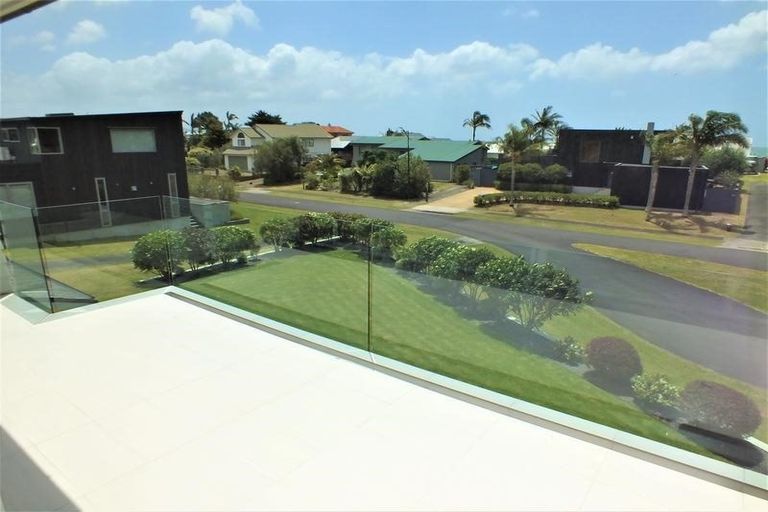 Photo of property in 108 Omara Place, Matarangi, Whitianga, 3592