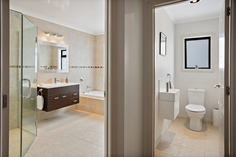 Photo of property in 1 Ringwood Place, Whitianga, 3510