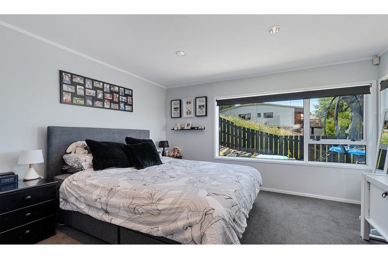 Photo of property in 2/272 Glamorgan Drive, Northcross, Auckland, 0630