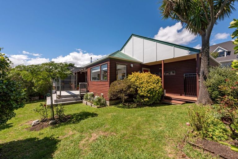 Photo of property in 1 Kinnel Grove, Papakowhai, Porirua, 5024