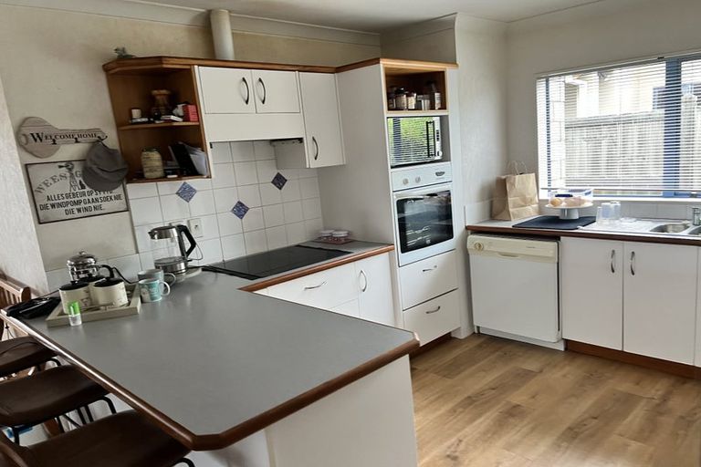 Photo of property in 2 Courtenay Place, Owhata, Rotorua, 3010