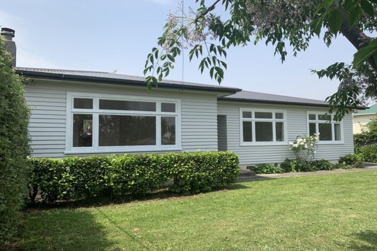 Photo of property in 37 Dublin Street, Martinborough, 5711