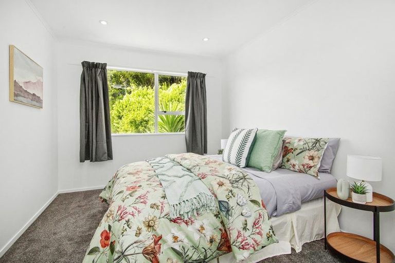 Photo of property in 18 Westhaven Drive, Tawa, Wellington, 5028