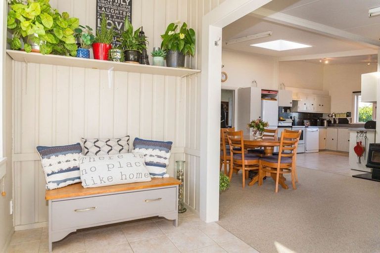 Photo of property in 12 Grant Street, Dannevirke, 4930