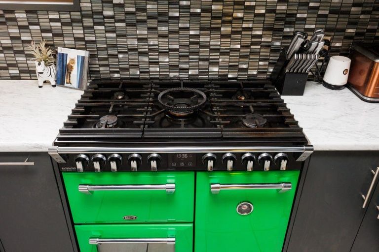 Photo of property in 16 Dunk Place, Milson, Palmerston North, 4414