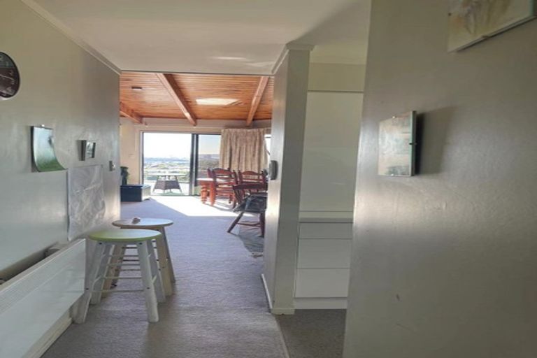 Photo of property in 1/191 Glenfield Road, Hillcrest, Auckland, 0627