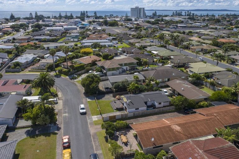 Photo of property in 19 Lillian Place, Orewa, 0931