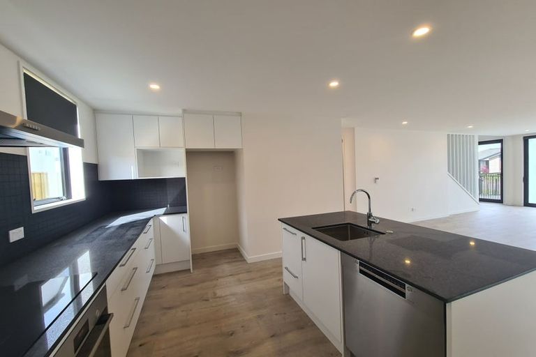 Photo of property in 8/6 Skibbereen Drive, Halswell, Christchurch, 8025