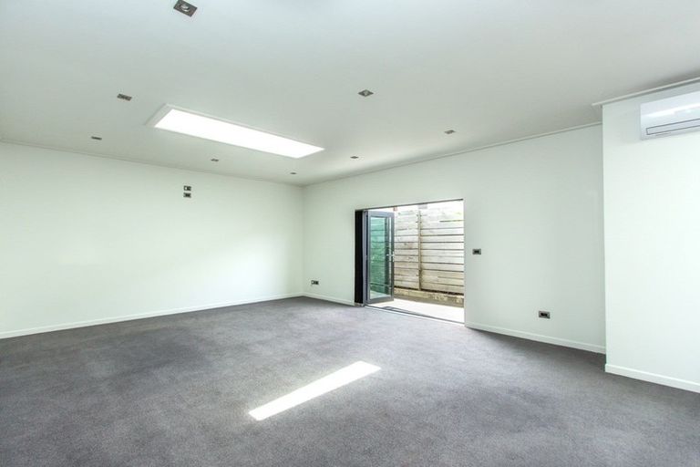 Photo of property in 11 Larch Street, Victoria, Rotorua, 3010