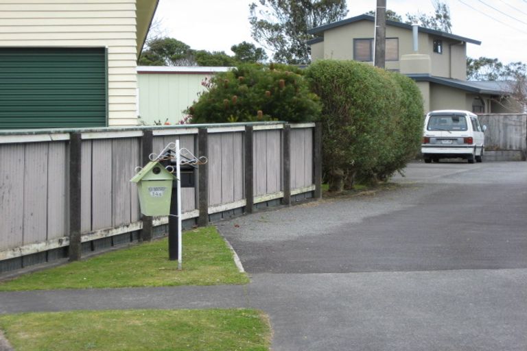 Photo of property in 34 Turakina Street, Merrilands, New Plymouth, 4312