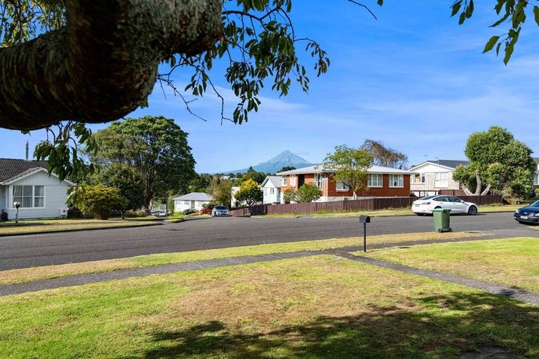 Photo of property in 75 Wrantage Street, Westown, New Plymouth, 4310