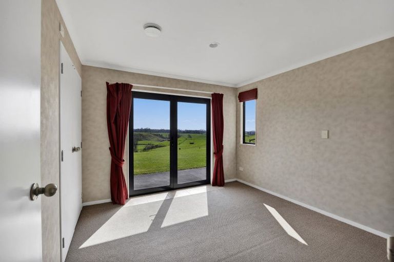 Photo of property in 311 Croydon Road, Midhirst, Stratford, 4394